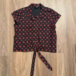 Vintage Y2K SERIOUS hot topic Black and Red Star Print Women's Top